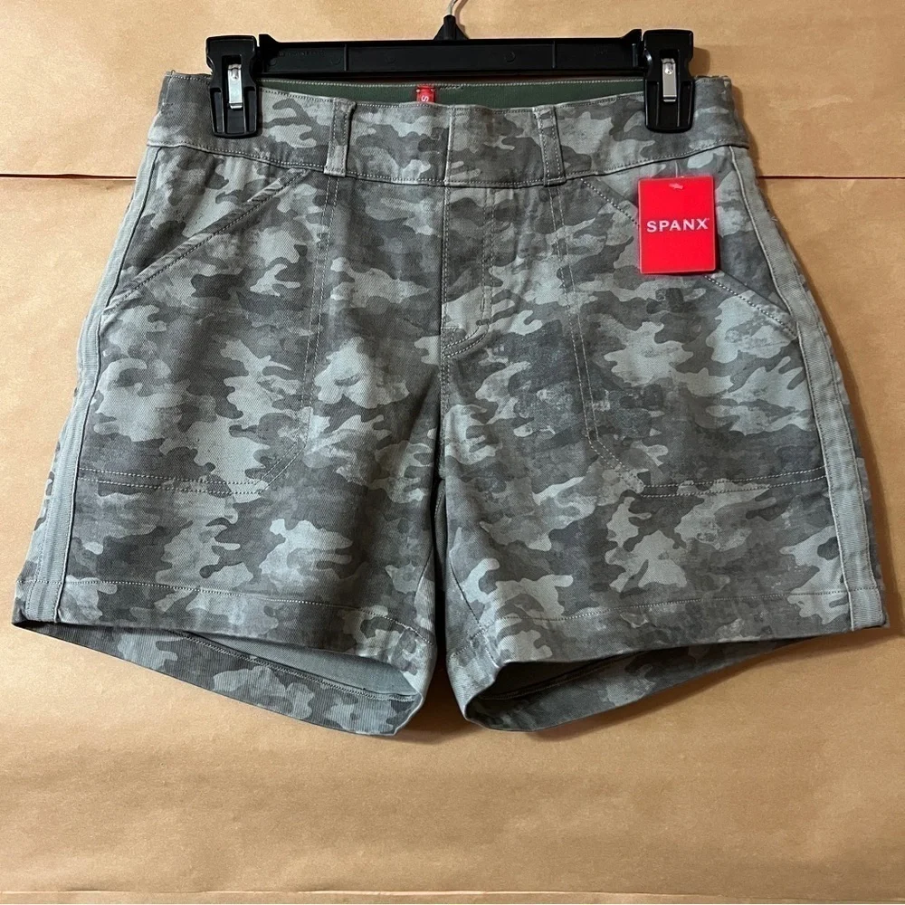 Spanx | NWT Stretch Twill Shorts Stone Wash Camo Pull-On Shaping Short Size S